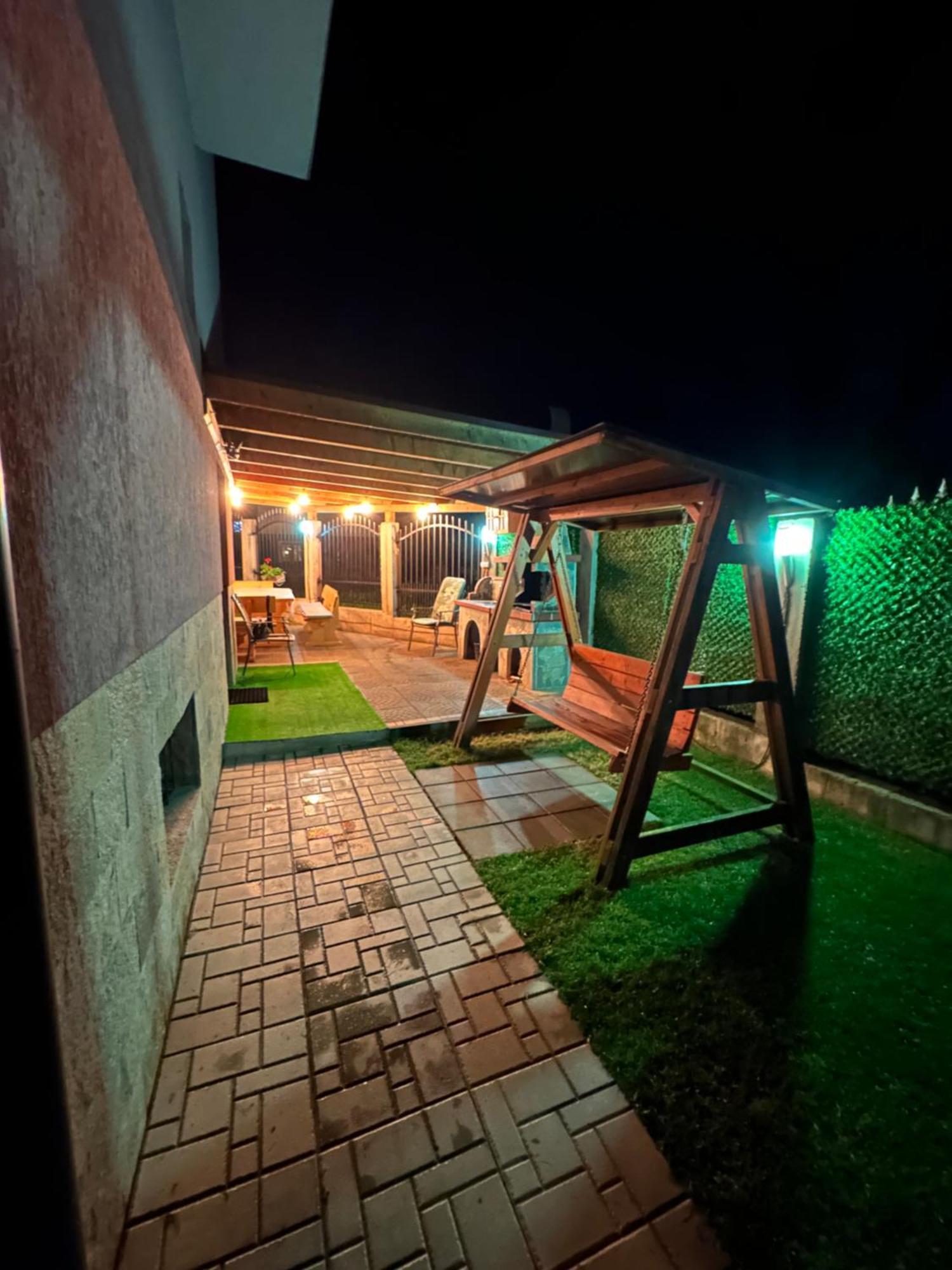 Advel Guest Hous Hotel Madzhare Exterior photo